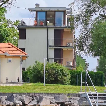 Panoramic Art With Jacuzzi Appartement Balatonlelle